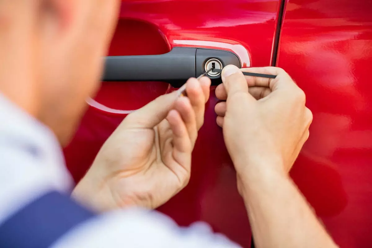 Auto Tür öffnen Konstanz - Fahrzeugöffnung Schlüsseldienst Konstanz